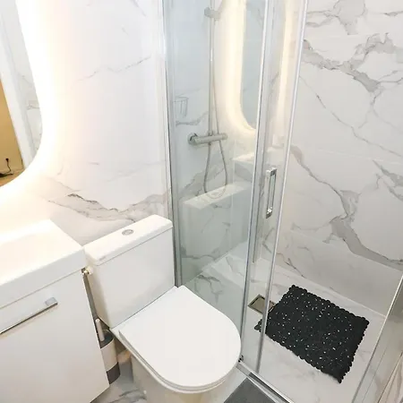 Cozy In Desambrois شقة نيس