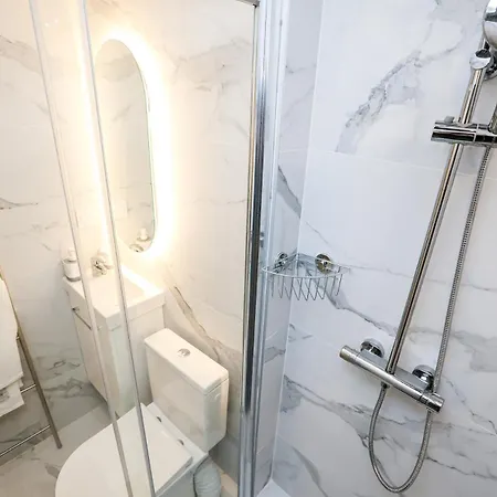 Cozy In Desambrois شقة